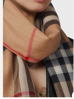 Classic Burberry Scarf in Beige, Black & Red